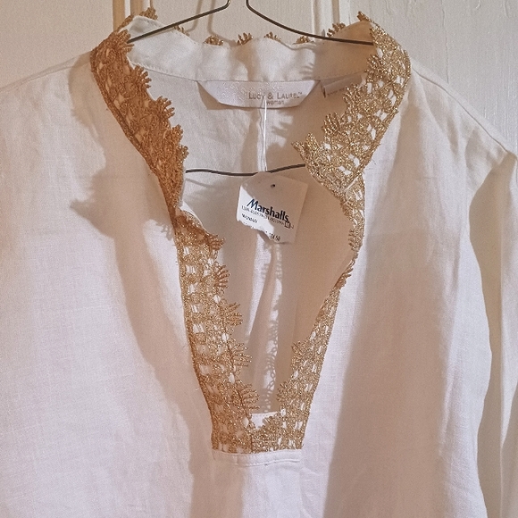 NWT Beautiful Gold and white blouse - Picture 2 of 5